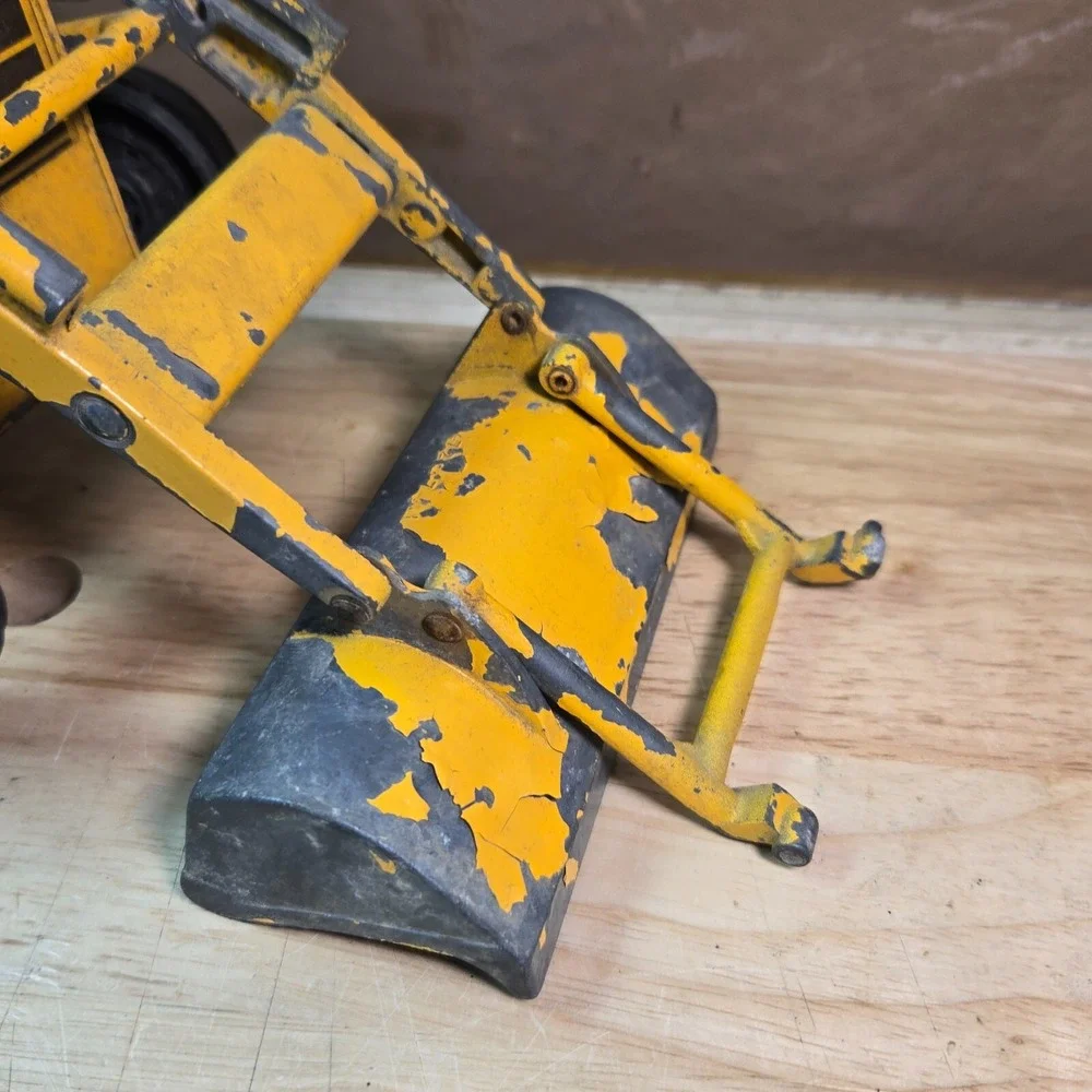 Vintage Ertl International Harvester IH Model #472 Backhoe Die-Cast READ
